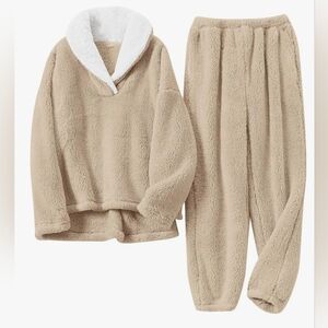 Women's Fuzzy Loungewear Set in Beige